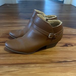 Size 9 Brown Short Heeled Bootie. Gently worn, still in great condition